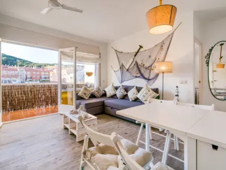 Appartement cosy à Calella, proche de la mer, idéal pour couples, équipé avec Wi-Fi et lave-linge - Photo 1