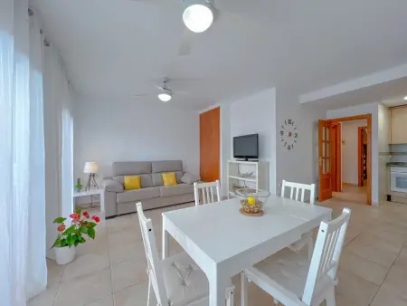Appartement à Blanes, Appartement cosy à Blanes pour 2 avec lave-vaisselle, à 1 min de la plage - L1077264
