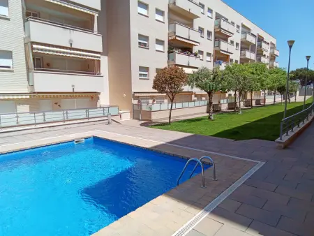Appartement à Lloret de Mar, Appartement à Lloret del Mar pour 6 pers, proche plages, piscine commune, rénové avec balcon - L1077273