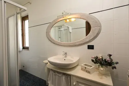 Sassetta Castagno, Retraite avec piscine et spa à flanc de colline - Photo 19
