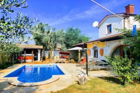 Villa Monte Madonna, Maison de Vacances Sisan avec Piscine - Photo 8