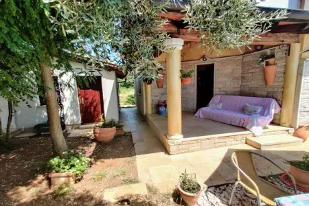 Villa Monte Madonna, Maison de Vacances Sisan avec Piscine - Photo 9