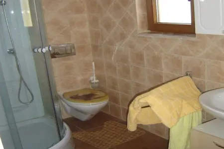 Villa Monte Madonna, Maison de Vacances Sisan avec Piscine - Photo 12