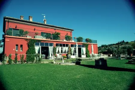 Campo Quattro, Séjour au bord de la piscine à Saint-Marin - Photo 5