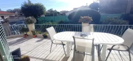 Maison accueillante à Saint-Laurent-du-Var avec jardin - Photo 1