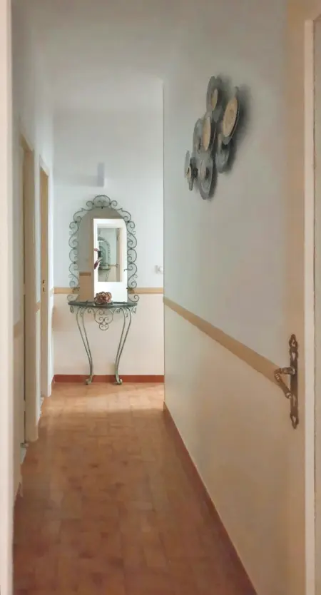 Maison accueillante à Saint-Laurent-du-Var avec jardin - Photo 10