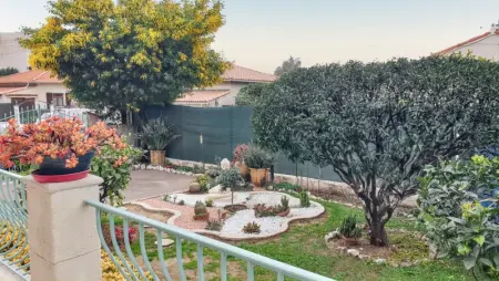 Maison accueillante à Saint-Laurent-du-Var avec jardin - Photo 11