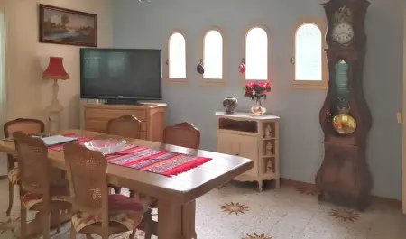 Maison accueillante à Saint-Laurent-du-Var avec jardin - Photo 21