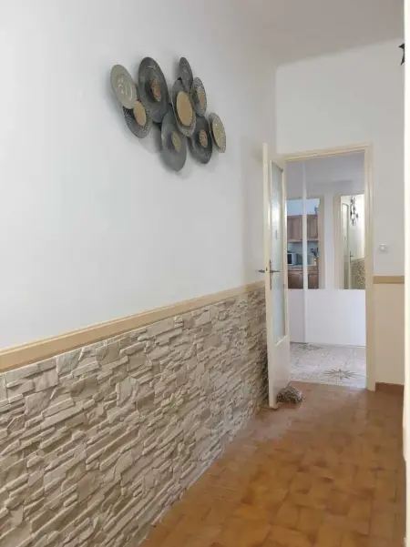 Maison accueillante à Saint-Laurent-du-Var avec jardin - Photo 26