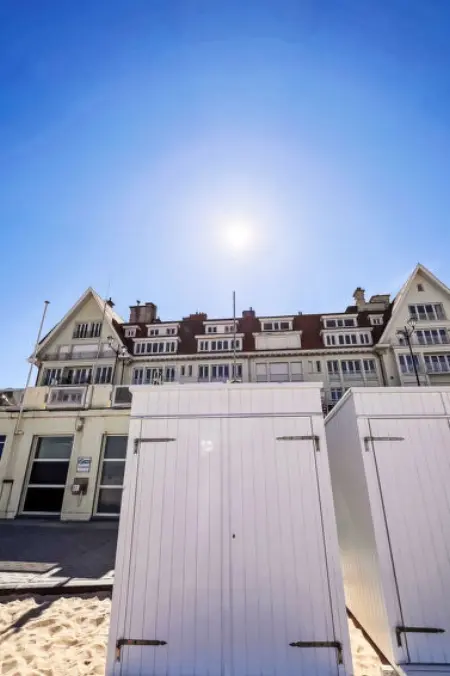 Appartment with beach cabine and parking, Appartement 4 personnes à De Haan - Photo 4