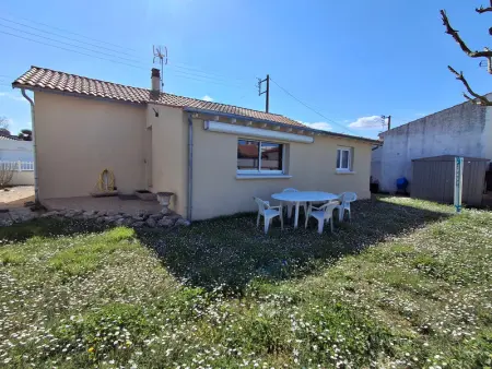 Maison plain-pied Châtelaillon-Plage à 500m de l'océan pour 6 pers, jardin, barbecue - Photo 2