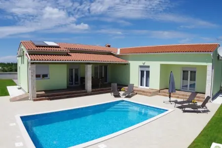 Villa individuelle à Svetvinčenat avec piscine et fitness - Photo 1