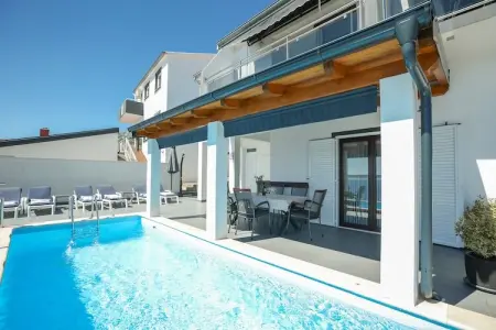 Apartment Masa, Appartement avec piscine chauffée à Starigrad - Photo 20