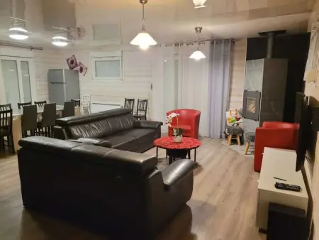 Chalet chaleureux à Cornimont avec piscine privée - Photo 10