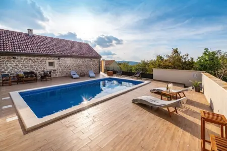 Casa Gracia, Maison Zaton avec piscine près du canyon - Photo 1