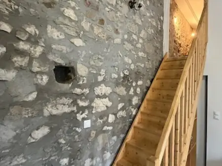 Chaleureuse maisonnette au cœur de Ruoms avec terrasse et parking - Photo 3