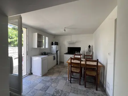 Chaleureuse maisonnette au cœur de Ruoms avec terrasse et parking - Photo 9