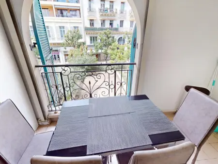 Spacieux 3P en centre-ville avec terrasse vue mer à Menton - Photo 10