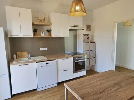 Appartement rénové, 5 min plage, climatisation, parking - Photo 4