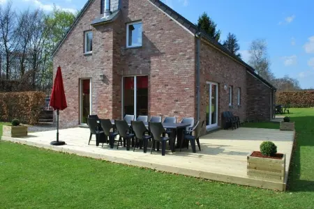 Green House, Maison de vacances spacieuse à Ovifat avec terrasse - Photo 1