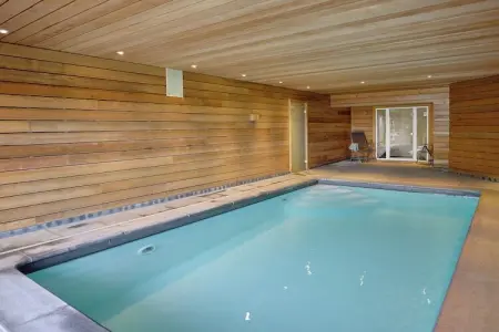 The Wood-Stone Cottage, Chalet cosy à Stoumont avec piscine intérieure et hammam - Photo 1