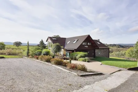 The Wood-Stone Cottage, Chalet cosy à Stoumont avec piscine intérieure et hammam - Photo 2