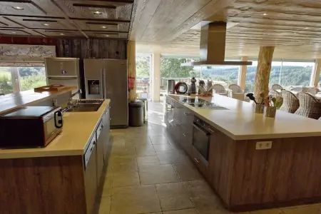 The Wood-Stone Cottage, Chalet cosy à Stoumont avec piscine intérieure et hammam - Photo 9