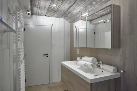 The Wood-Stone Cottage, Chalet cosy à Stoumont avec piscine intérieure et hammam - Photo 22
