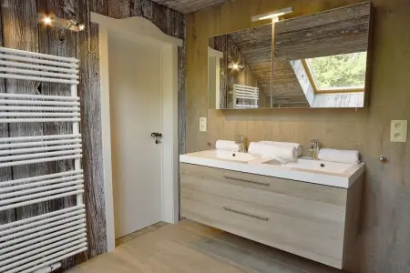 The Wood-Stone Cottage, Chalet cosy à Stoumont avec piscine intérieure et hammam - Photo 24