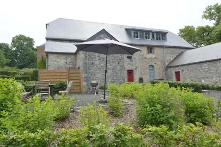 En Face du Château, Retraite au château de Gesves - Photo 1