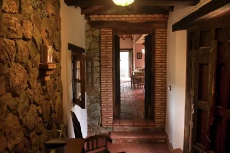 The Turtle, La Tortuga, maison en pierre à Alájar - Photo 12