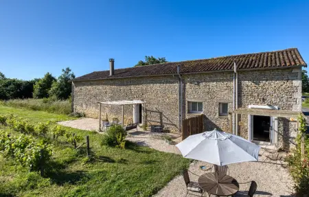 Holiday home on a vineyard, Maison 5 personnes à Savigné - Photo 0