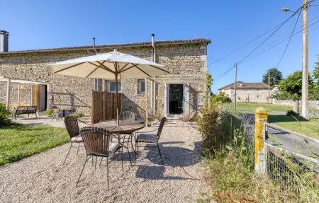 Holiday home on a vineyard, Maison 5 personnes à Savigné - Photo 1