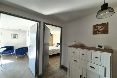 Joli rez-de-jardin avec terrasse sud plage 800 m - Photo 4