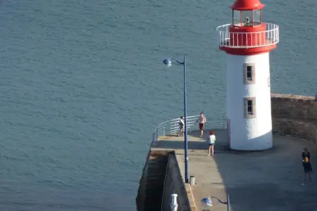 Joli rez-de-jardin avec terrasse sud plage 800 m - Photo 12