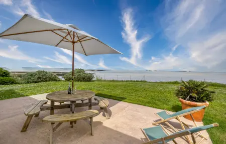 Location Maison 8 personnes à Port des Barques - Photo 0