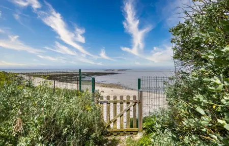 Location Maison 8 personnes à Port des Barques - Photo 7