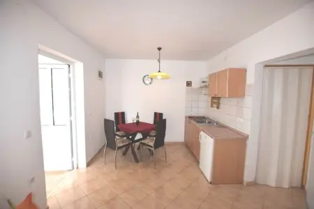 App Musoga 2, Appartement moderne avec piscine à Banjole - Photo 8