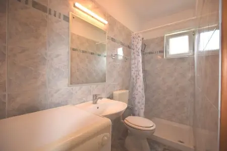 App Musoga 2, Appartement moderne avec piscine à Banjole - Photo 12