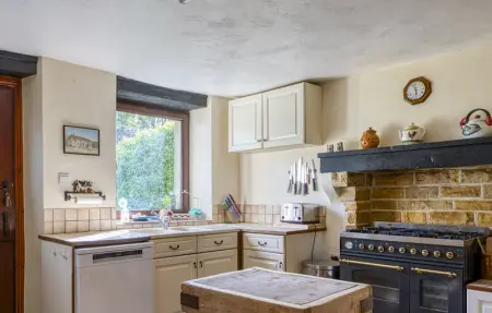 Charmante Maison avec piscine, Maison 11 personnes à Lizant - Photo 6