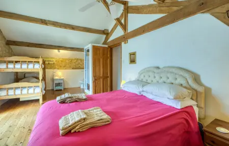 Charmante Maison avec piscine, Maison 11 personnes à Lizant - Photo 24