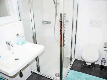 LaVille B-1-2, Appartement 6 personnes à Locarno - Photo 9