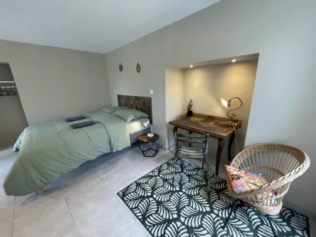 Gîte de Charme à Avoine avec Spa Privé et Jardin - Photo 12