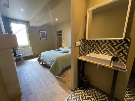 Gîte de Charme à Avoine avec Spa Privé et Jardin - Photo 24