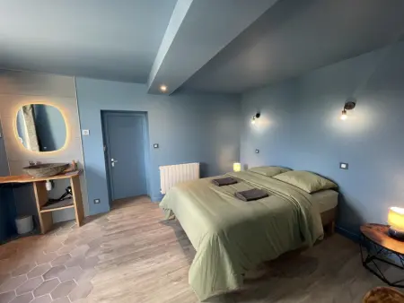 Gîte de Charme à Avoine avec Spa Privé et Jardin - Photo 28