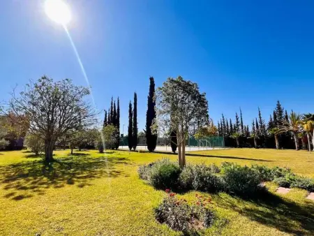 Villa spacieuse avec vue sur les montagnes - 550 m² - Photo 1