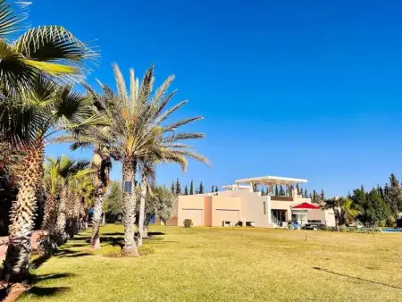 Villa spacieuse avec vue sur les montagnes - 550 m² - Photo 2