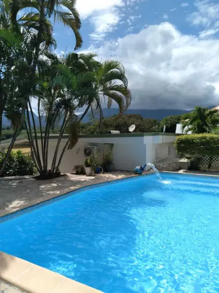 Bungalow charmant à Capesterre-Belle-Eau, 35 m², piscine - Photo 1