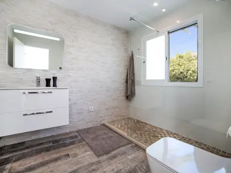 Villa Trébol, moderne familiale et sécurisée dans jardin arboré - Photo 10