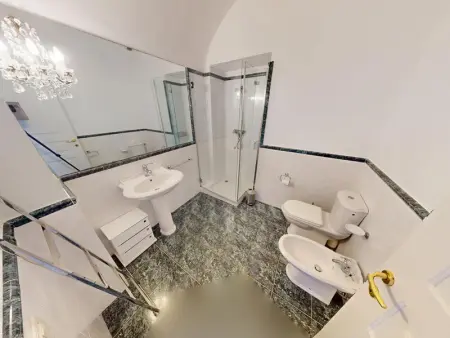 Calme 2P avec terrasse et jardin, parking et piscine - Photo 9